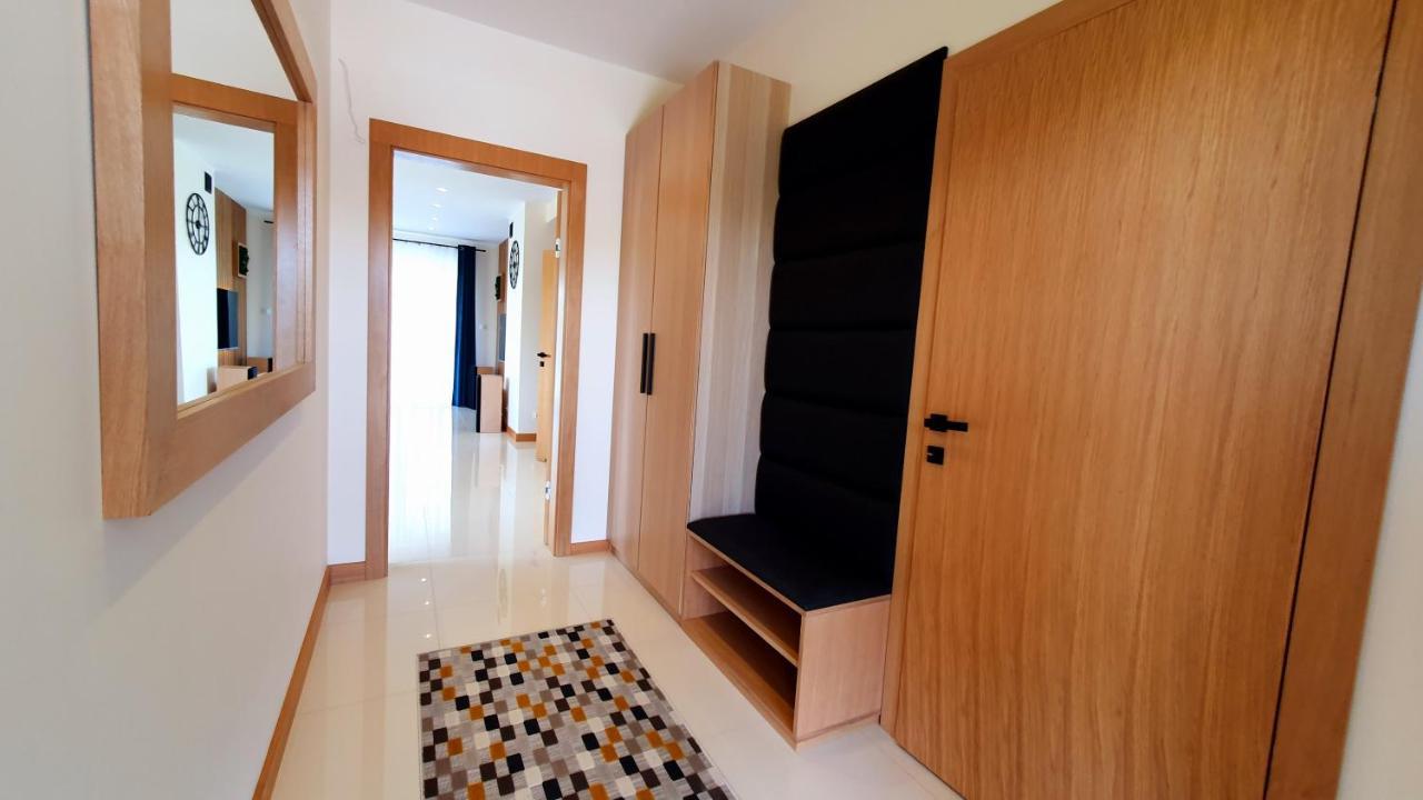 Villa West *